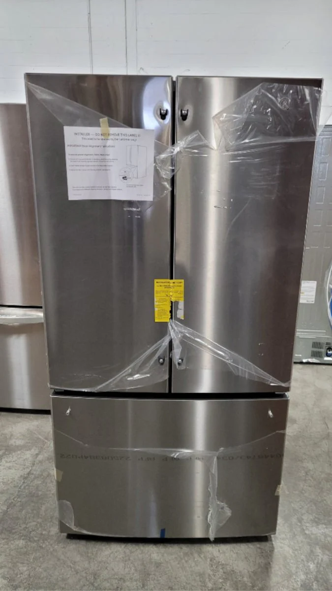 GNE27EYMFS - REFRIGERATORS - GE - French 3-Door - Stainless Steel - Open Box - Image 3